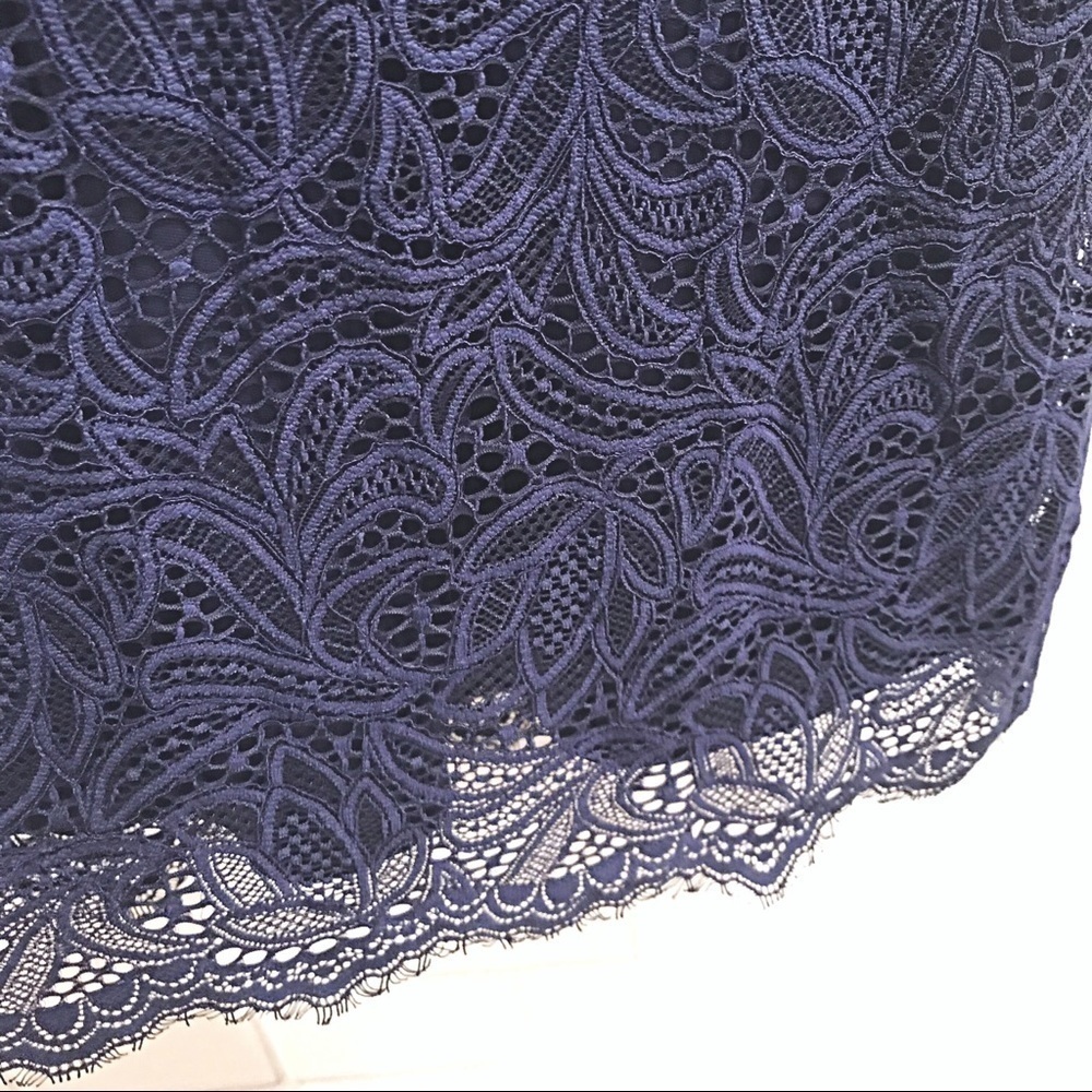 EXPRESS blue lace dress. - Picture 4 of 8